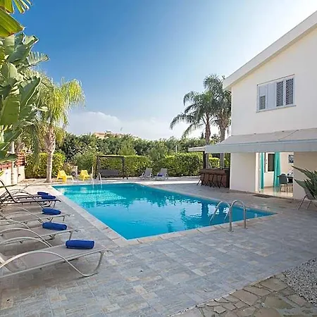 At26 Villa Ayia Napa