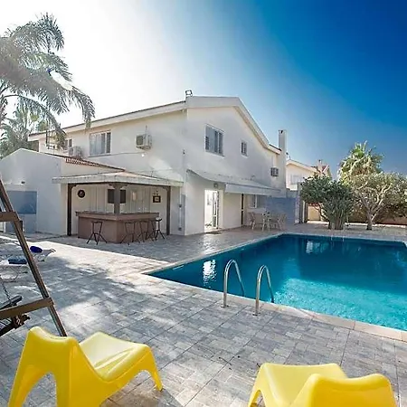 Villa At26